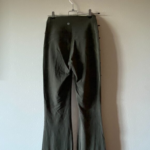 Lululemon Groove Nulu Super-High-Rise Flared Pant - Picture 2 of 4